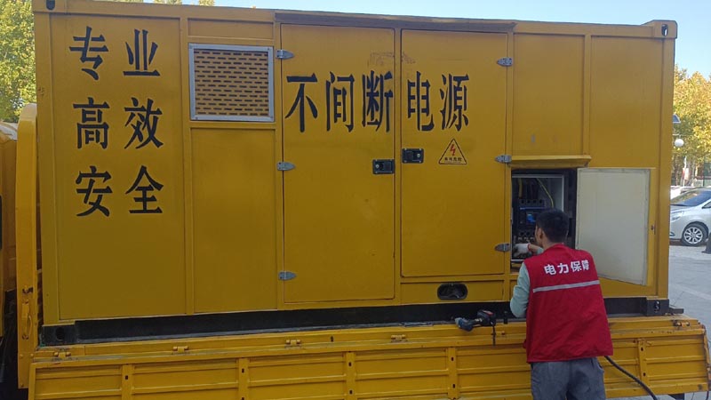 商水柴油发电机组和UPS电源配合使用时，如何避免切换过程中的电力中断？