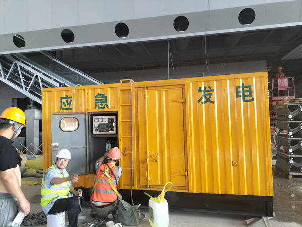 商水怎样判断空气滤清器是否需要更换？